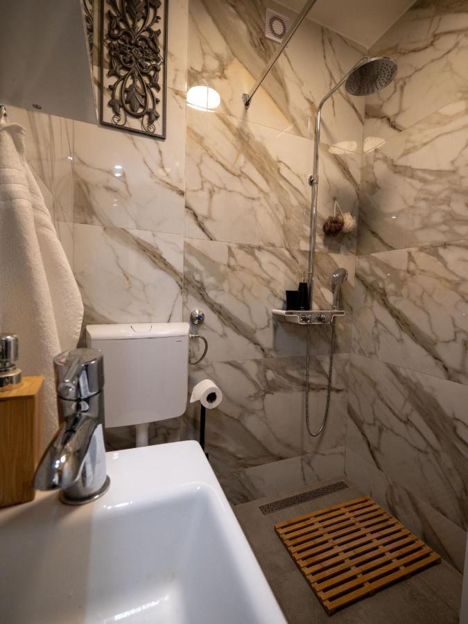 Malona One Bedroom Apartment